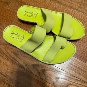 Naturalizer Women's Bright Green Sandals